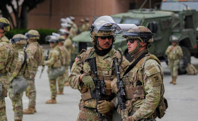Суд в США временно остановил развертывание Национальной гвардии в Иллинойсе