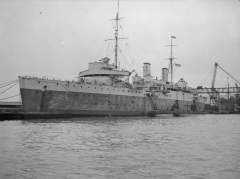 HMS Maidstone        (: Wikimedia Commons/ Claude Henry Parnall) tidttiqzqiqkdrmf eiqrridqirratf