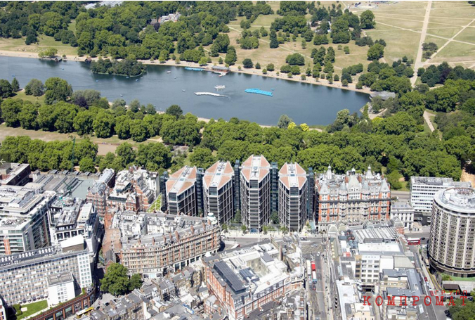    One Hyde Park      -